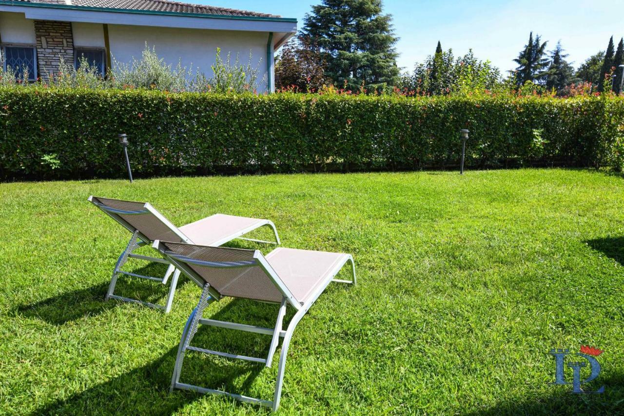 Desenzanoloft Official Partner Marriott Homes & Villas - Bea House, Sirmione With Private Garden And Share Pool エクステリア 写真
