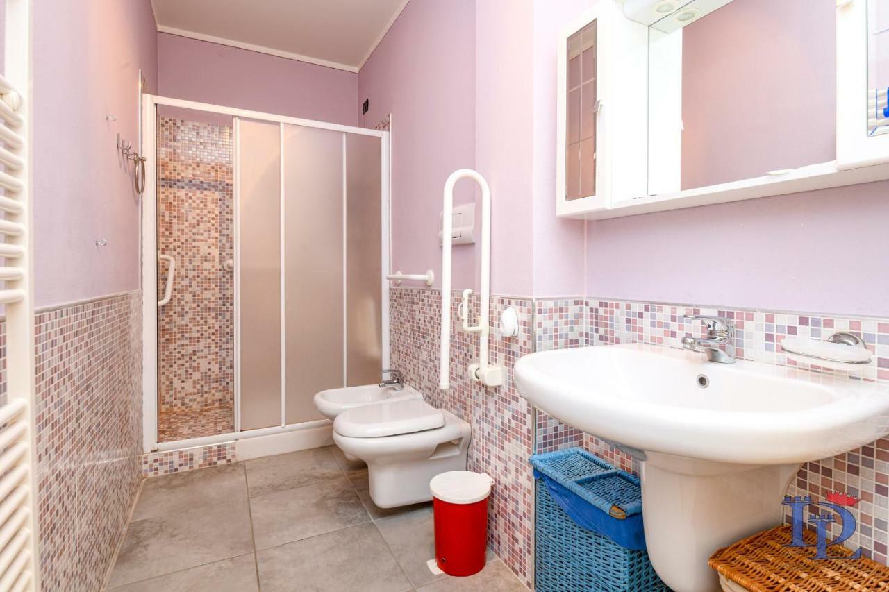 Desenzanoloft Official Partner Marriott Homes & Villas - Bea House, Sirmione With Private Garden And Share Pool エクステリア 写真